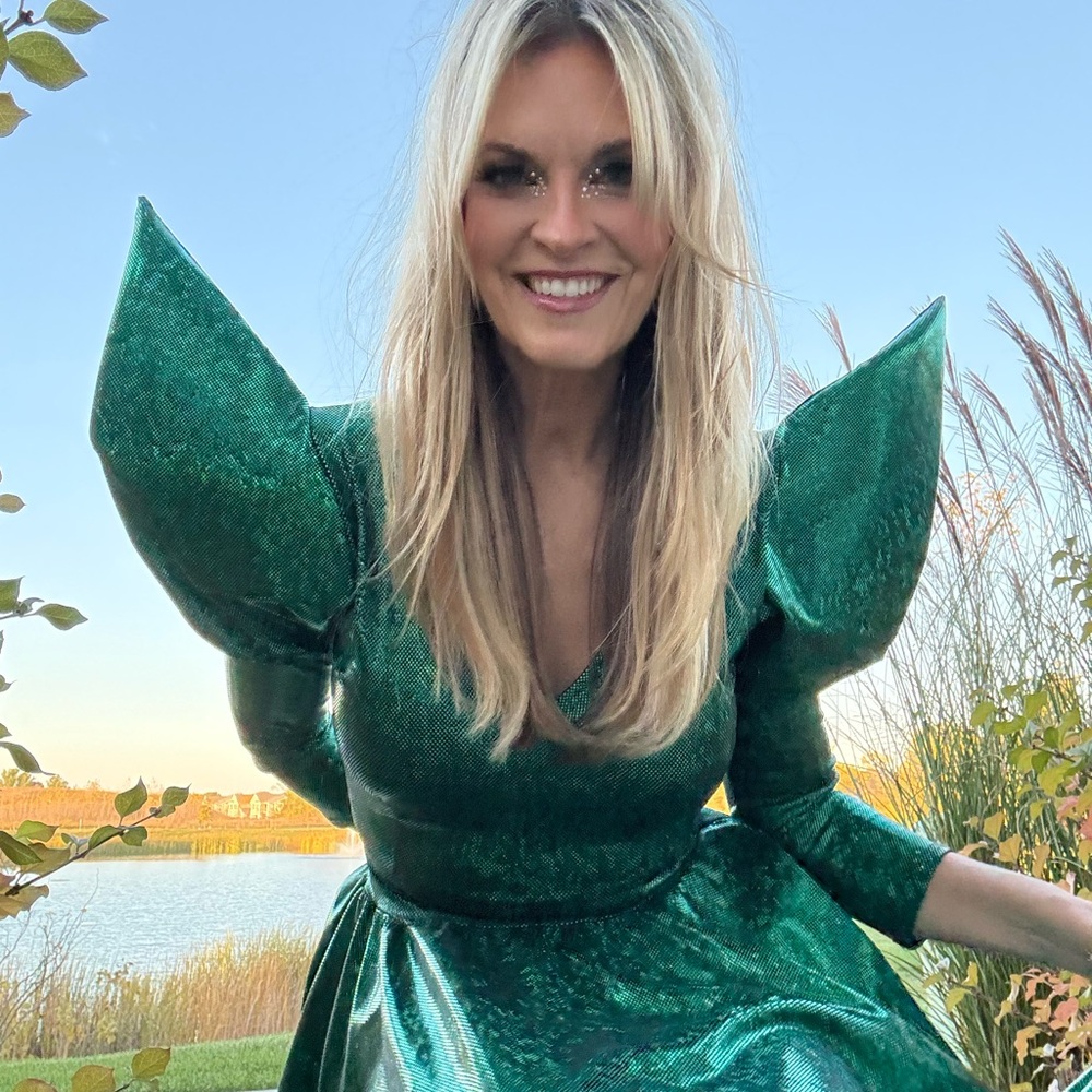 Emerald City Oz gown costume Wicked - Picture 9 of 10